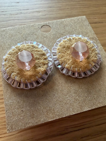 Small Moose Hide Stud- light pink